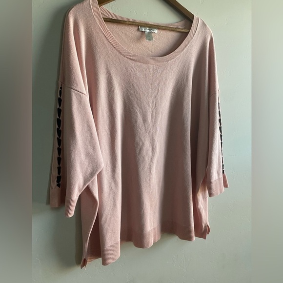 CJ Banks - Pink knit top with Lattice detail - Picture 5 of 9